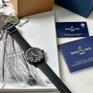 Breitling Carbon Fibre Chronograph Super Clone - Luxury Replica Watch 1100107199 - side view
