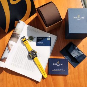 Exclusive Breitling Carbon Fibre Chronograph - Premium Replica Watch 1100106860 - side view