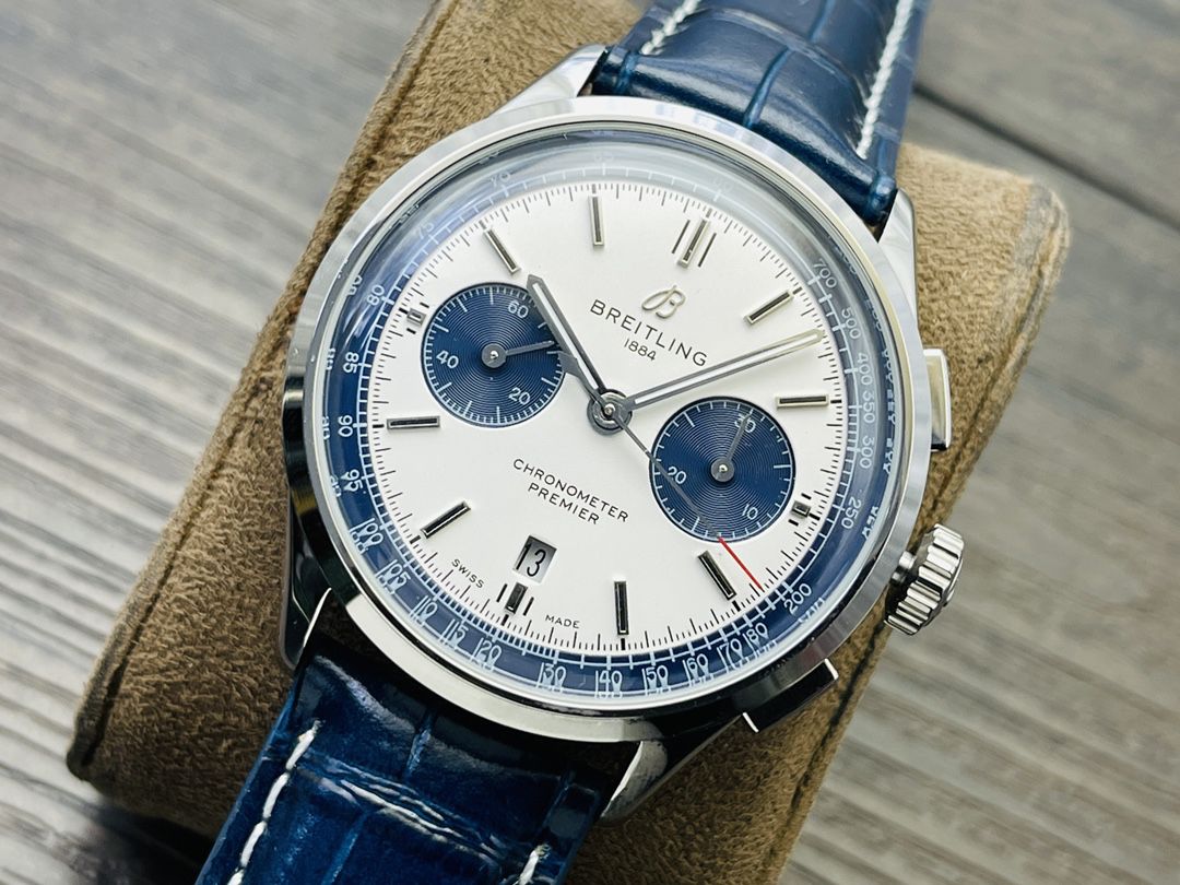 2-618.jpg Breitling Navitimer Super Clone Watch | Premium Luxury Replica 1124082177 - interior view