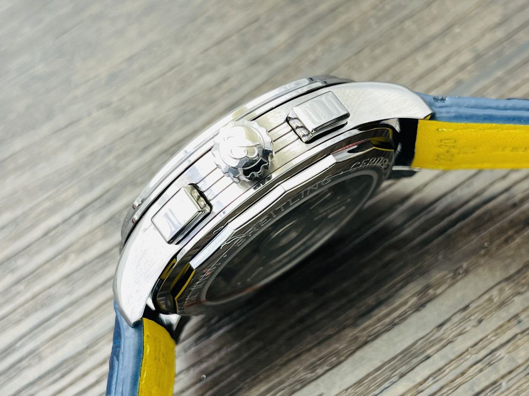 4-618.jpg Breitling Navitimer Super Clone Watch | Premium Luxury Replica 1124082177 - close-up